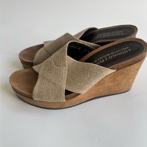 Donald J Pliner • Cream Bonbon S4 Platform Sandals size 7M